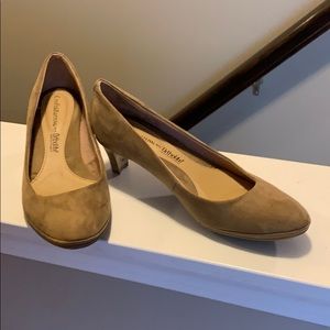 Croft & Barrow Ortholite Tan suede shoes size 7.5